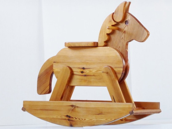 Image 1 of MERAVIGLIOSO CAVALLO A DONDOLO IN PINO 1970 1980 VINTAGE ANNI '70 '80 CAVALLO A DONDOLO FRANCESE