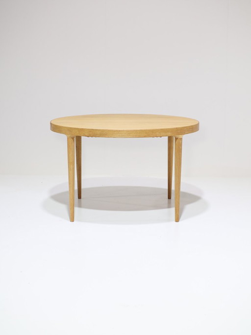 Extendable round dining table Danish oak vintage 1960s