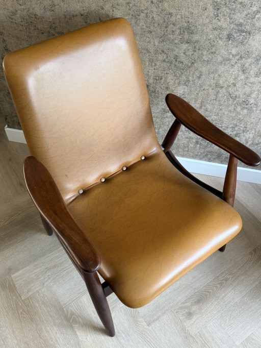 vintage fauteuil is een klassiek ontwerp van Louis van Teeffelen voor Wébé