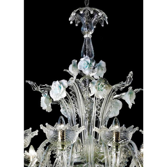 Image 1 of Lámpara de araña de lujo romántica veneciana de cristal de Murano con motivos florales en blanco y transparente.