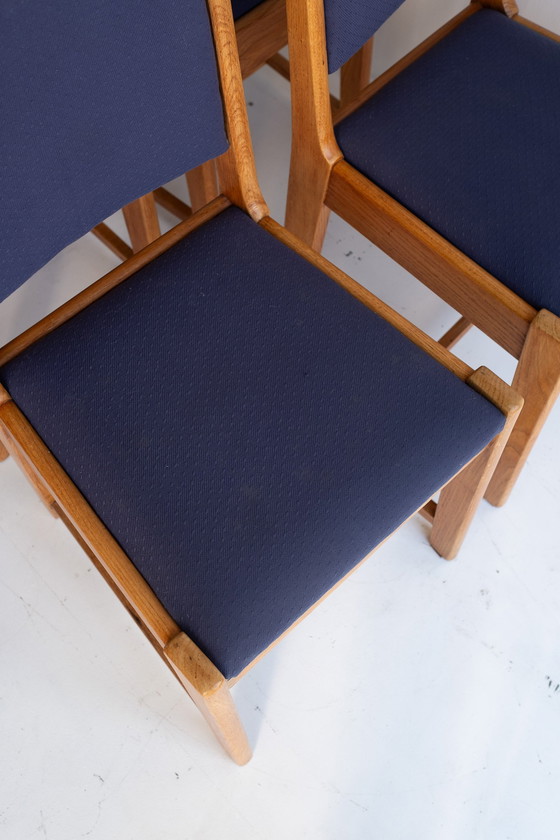 Image 1 of 4X Vintage Massief Houten Eetkamerstoelen Met Blauwe Bekleding