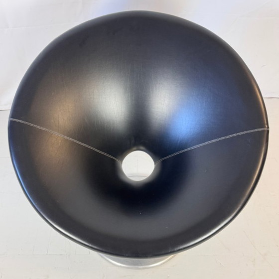 Image 1 of Paar Hongaarse "Radar" fauteuils met origineel kunstleer, jaren 1960