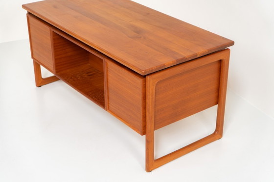 Scrivania direzionale in teak di G.V. Møbler (Danimarca, anni '60) – GV Mobler, Scrivanie, Wood (photo 11 of 11)