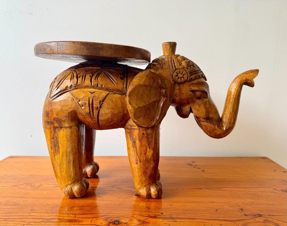 Image 1 of Portavasi vintage in legno a forma di elefante