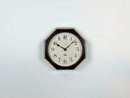 Reloj de pared industrial de baquelita marrón de Smith Electric, década de 1950