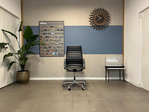 Vitra | Eames | EA119 | Zwart leder | 1x