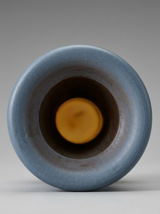 Petit vase en verre ambré revêtu de bleu – Décor de vigne – 14 cm – Glass (photo 5 of 9)