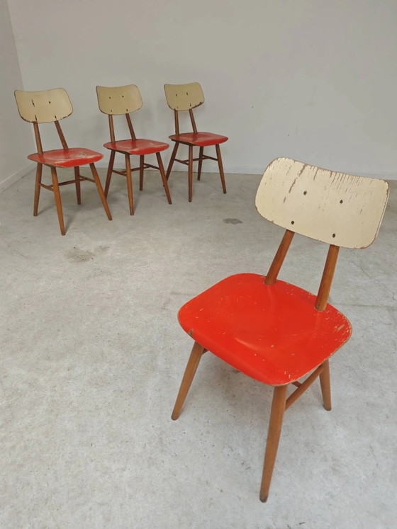 Lot de 4 chaises en bois rouges Ton (Thonet) des années 1960. – Chaises de salle à manger, Wood, Vintage (photo 6 of 16)