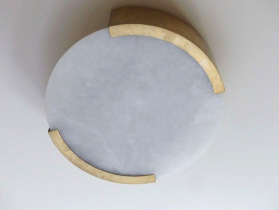 Image 1 of Plafonnier " Melange " grand modèle Laiton & Albâtre naturel by VISUAL COMFORT design Kelly Wearstler