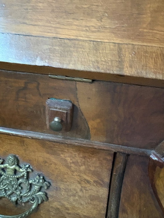 Image 1 of Secrétaire de cabinet ancien en forme de bombe ou de ventre