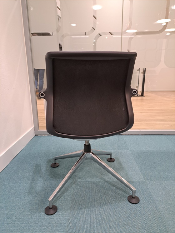 Image 1 of 26x Silla Vitra Unix