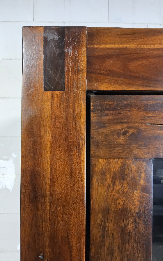 Image 1 of 2x Kolonialstil-Vitrinenschrank aus Holz mit Schublade / Porzellanschrank / Bücherregal / Barschrank