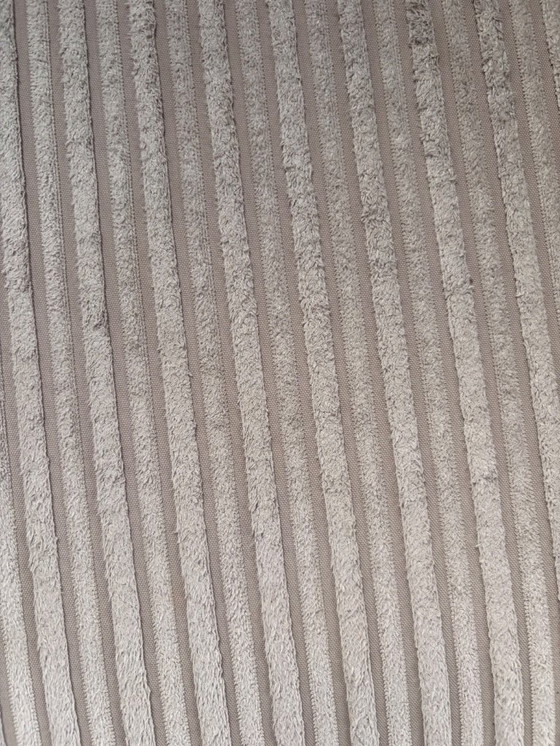 Image 1 of Divano a due posti grigio chiaro