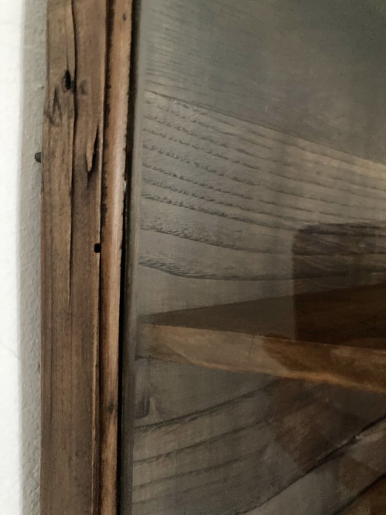 Image 1 of Vitrine murale ancienne en bois