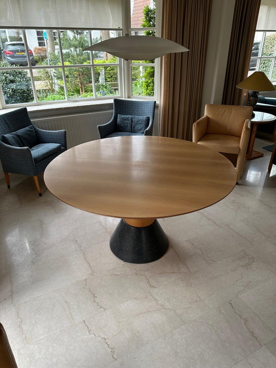 Image 1 of Arco balance tafel en 4 leren kuipstoelen 