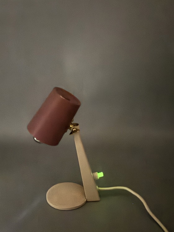Image 1 of Lampe de table vintage avec abat-jour rose et bouton lumineux