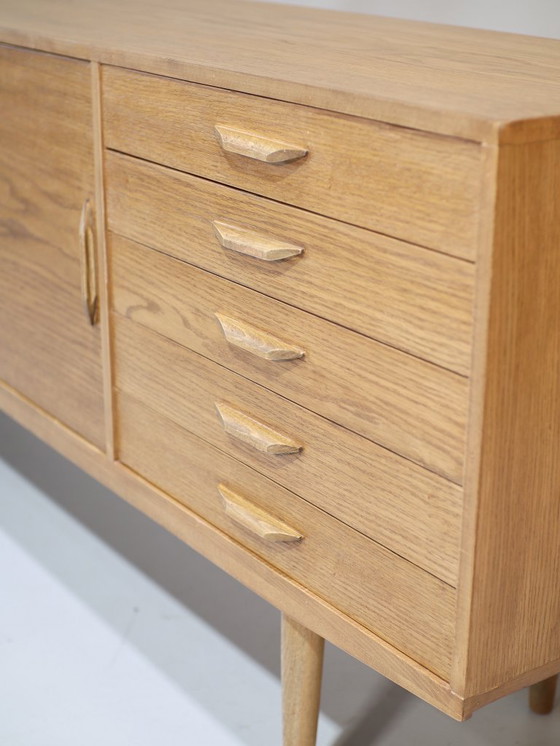 Image 1 of Buffet bas chêne vintage danois