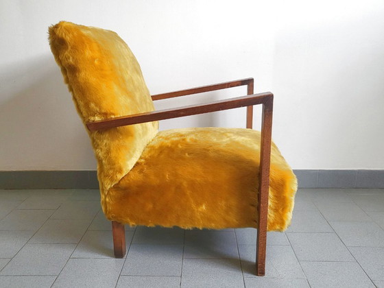 Image 1 of Vintage fauteuil uit de jaren 40, eikenhout en okerkleurig synthetisch bont, DLG Jean Royère, jaren 40