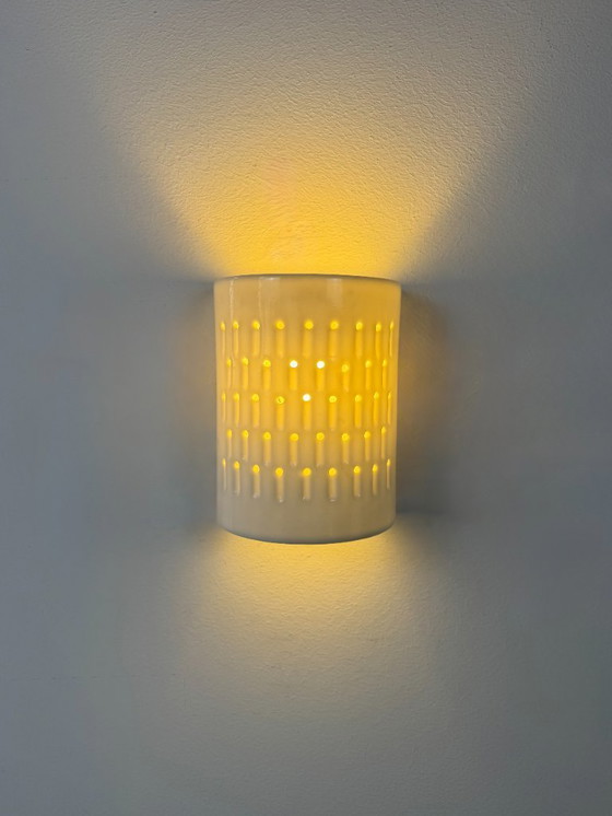 Image 1 of Een paar vintage witte porseleinen wandlampen, Frankrijk, 1980