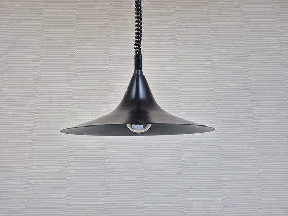 Image 1 of Heksenhoed lamp zwart metaal. Vintage hanglamp jaren 60.
