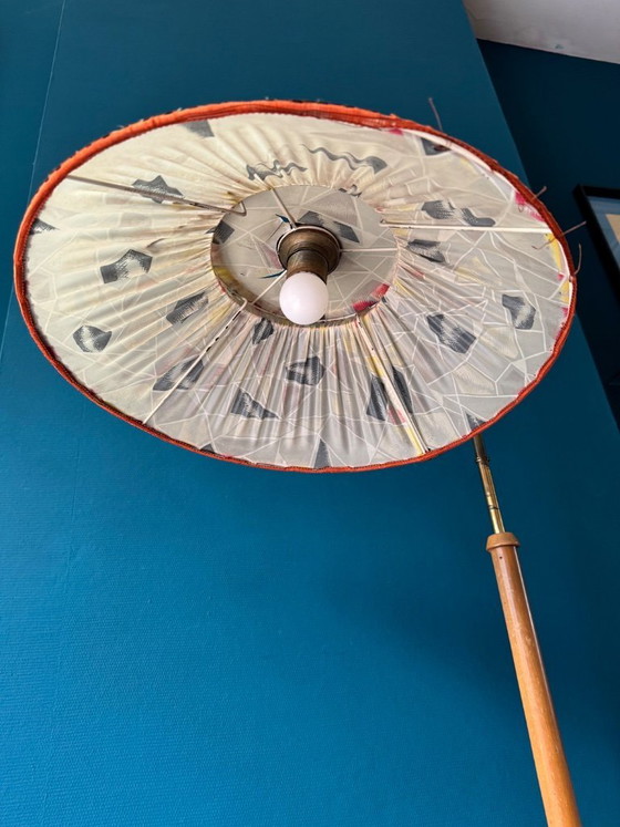 Image 1 of Lampada da terra vintage con tavolino in stile Halabala, anni '50.