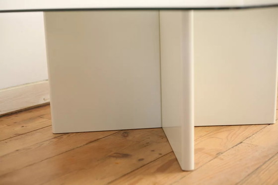 Image 1 of Table Basse Bois Laqué et Dalle de Verre