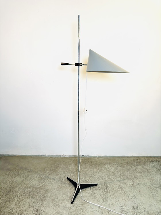 Image 1 of D-2003 BODENLAMPE VON JAN JASPERS FÜR RAAK AMSTERDAM, NIEDERLANDE, 1950er Jahre