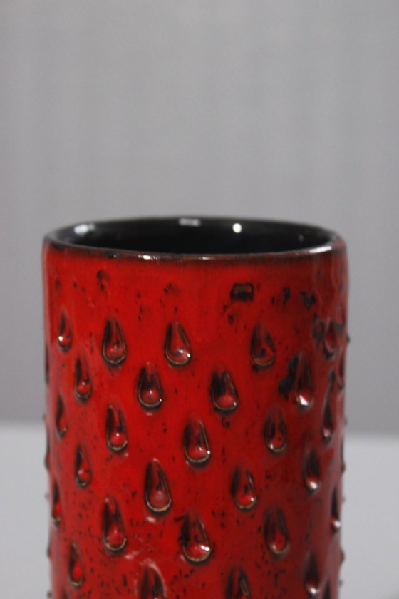 Image 1 of Vaso a cartiglio "Fragola" rosso e nero Fratelli Fanciullacci design Italia anni '50
