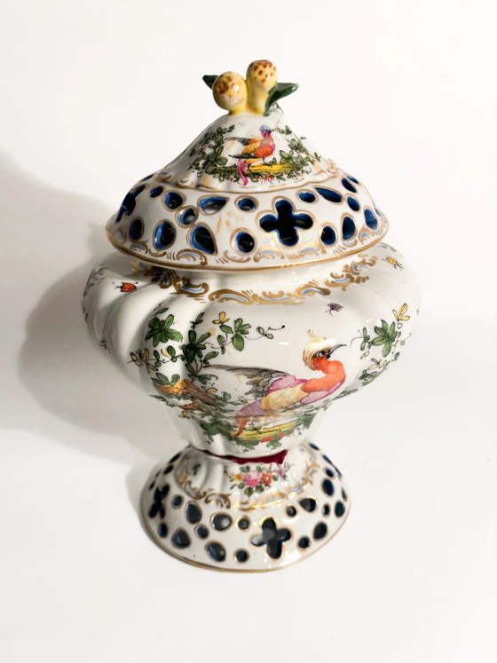 Vase brûleur à parfum en porcelaine française peinte à la main, années 1920 – Objets déco (photo 2 of 19)