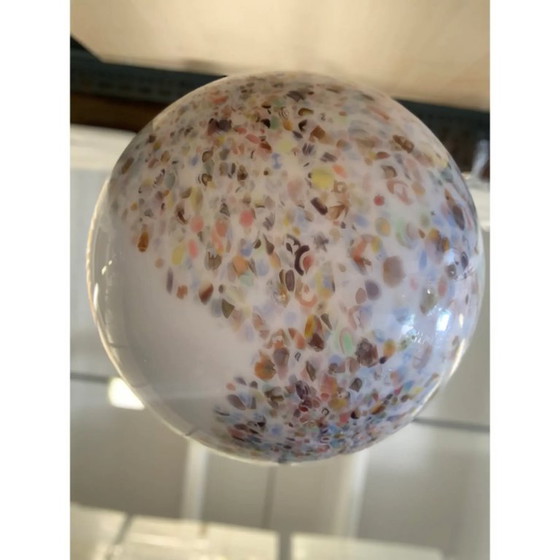 Image 1 of Sfera in vetro bianco latte in stile Murano contemporaneo con murrine multicolori
