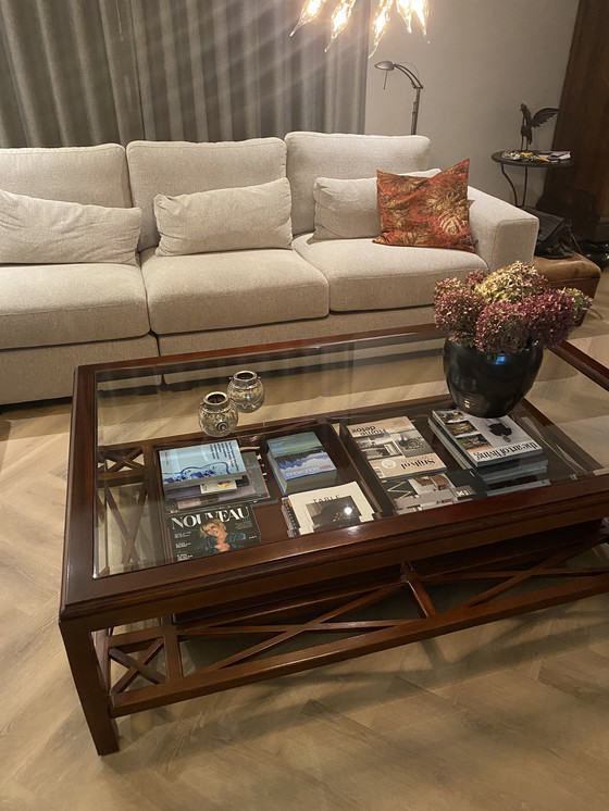 Image 1 of Grote Notenhouten salontafel