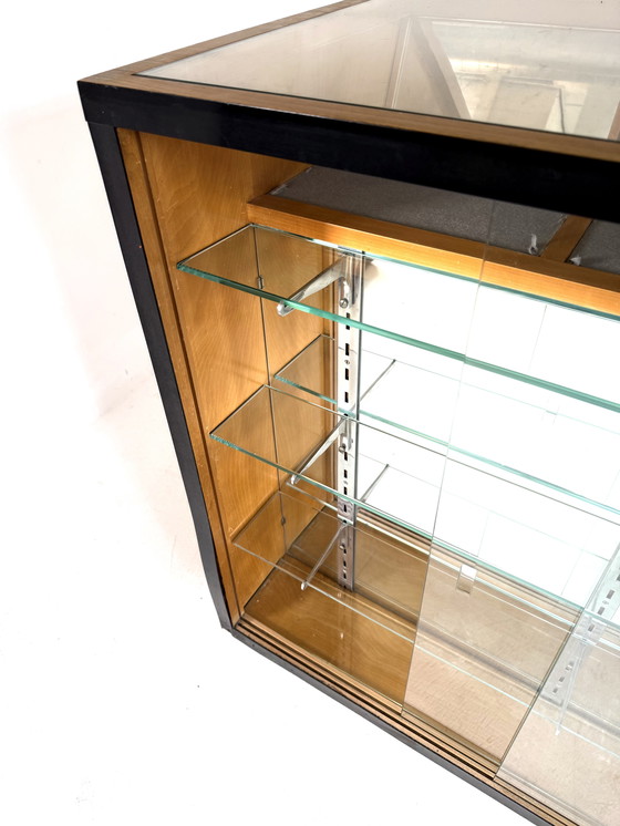 Image 1 of Comptoir/vitrine vintage en noyer, années 60