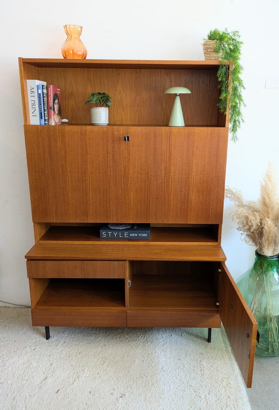Image 1 of Credenza alta vintage, metà del secolo scorso