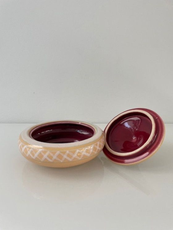 Image 1 of Caja de joyería pintada a mano en suaves tonos pastel