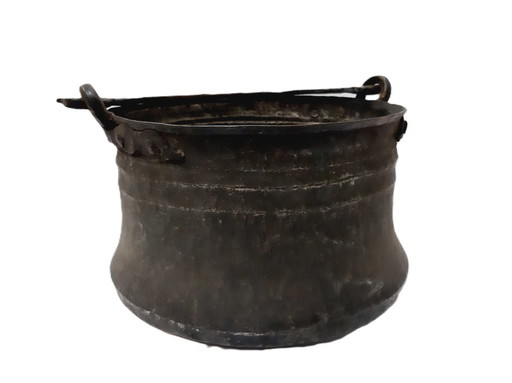 Antiker großer handgehämmerter primitiver Kupferkessel, verzinnt