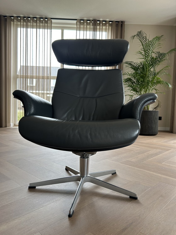 Image 1 of 2x Conform Tme Out fauteuils met 1 voetenbank