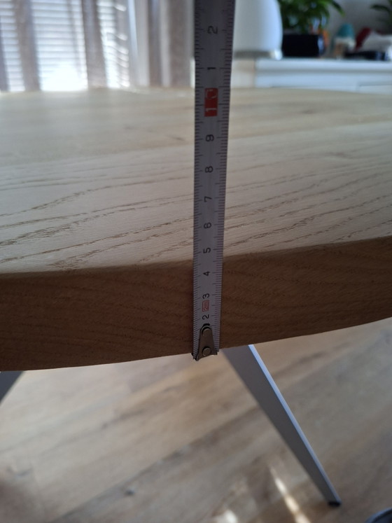 Tablero de mesa de comedor redondo nuevo de roble macizo de 135 cm. Sin base. – Mesas de comedor, Wood (photo 3 of 5)