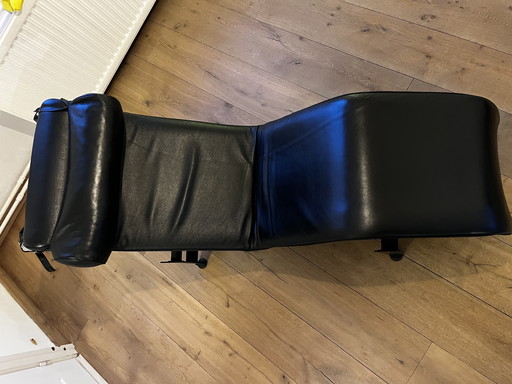 Hervorragende Nachbildung des LC4 Le Corbusier