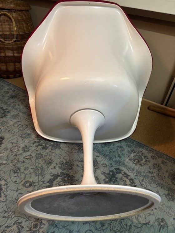 Image 1 of 4 x Tulip Saarinen swivel armchair