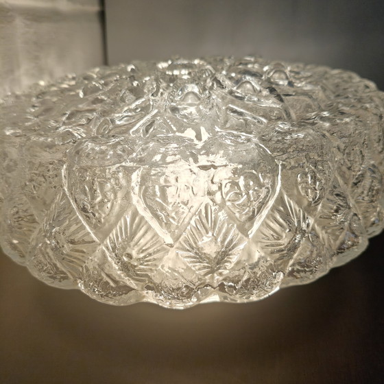 Vintage plafondlamp met gestructureerd glas – Bloemenmotief van geperst glas – jaren 70 – Plafondlampen (photo 11 of 14)