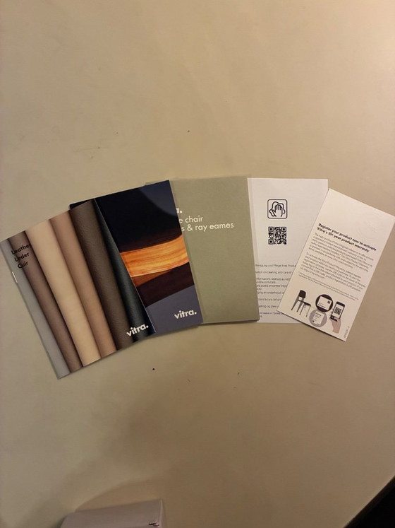 Image 1 of Vitra Eames Lounge Chair & Ottoman NIEUW