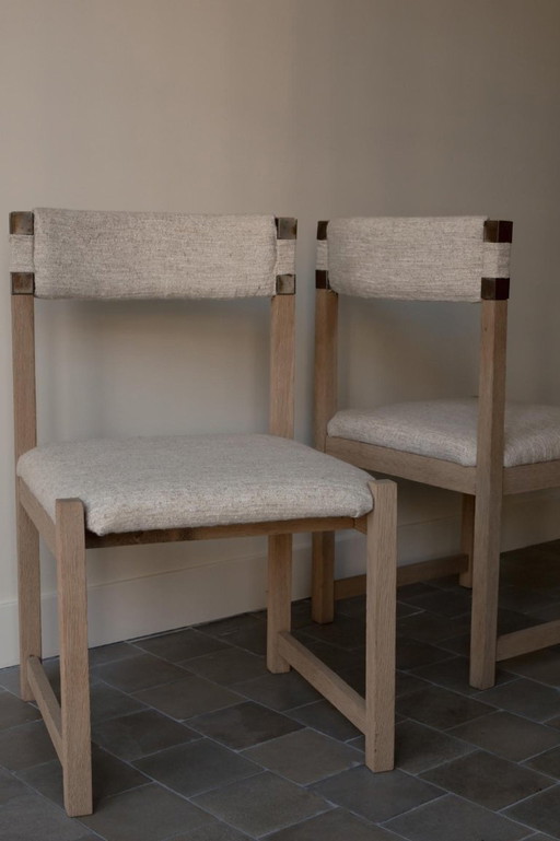 Sillas de comedor brutalistas