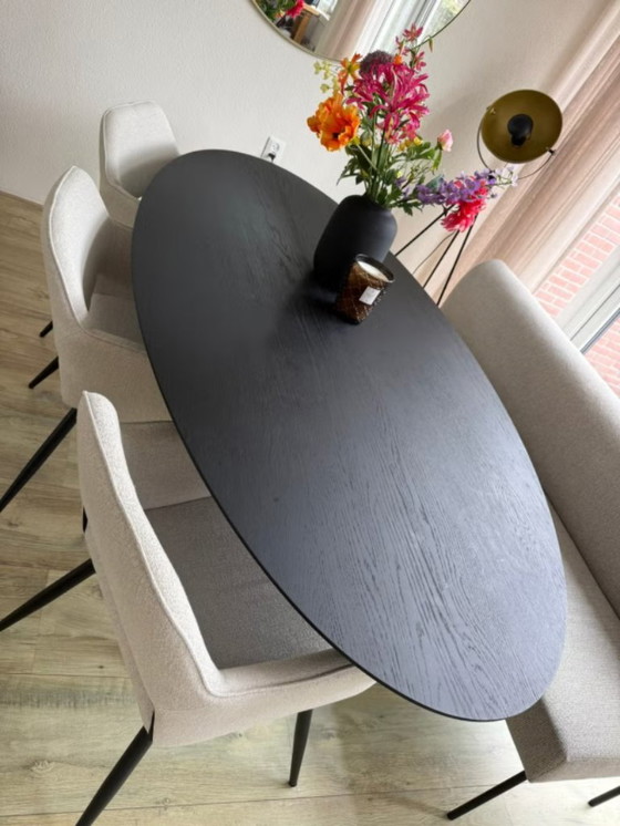 Oval dining table – Wood (photo 5 of 5)