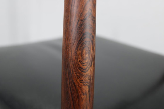 Image 1 of    	 1960er Satz von sechs hölzernen Esszimmerstühlen mit schwarzem Kunstlederbezug, Dänemark