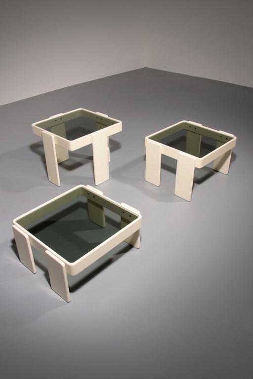 Stapeltische von Gianfranco Frattini für Cassina – Original cremeweißer Lack