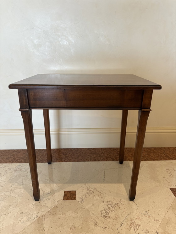 Image 1 of 3 petites tables gigognes en bois sculpté