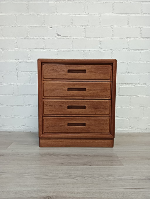 Vintage chest of drawers, Dyrlund. Many beautiful details.