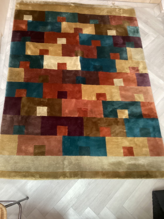 Image 1 of Tapis en laine de créateur, nettoyé, en bon état.