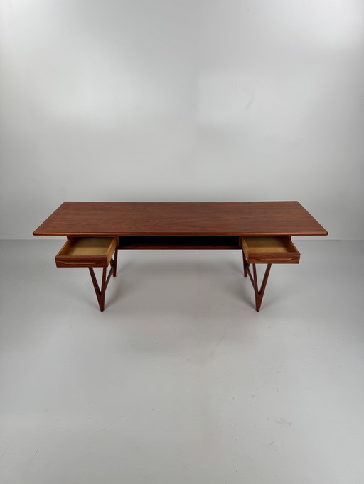 Tavolino da caffè modello 32 di E.W. Bach – Toften Møbelfabrik, Danimarca