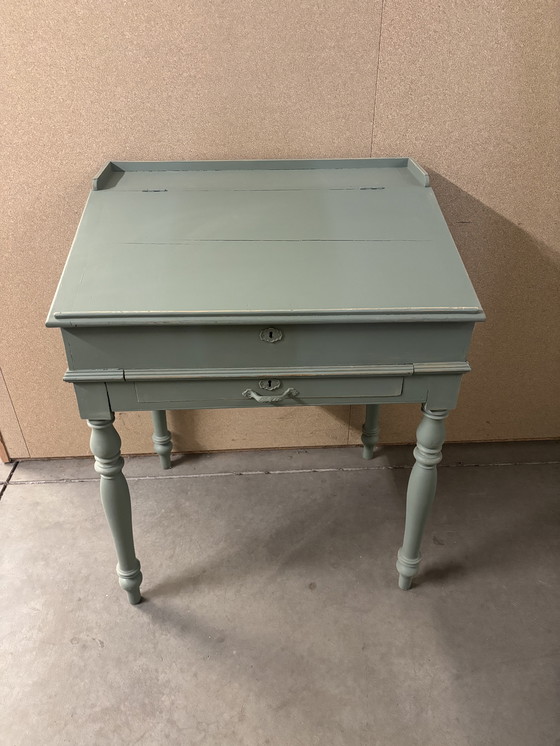 Image 1 of Brocante bureau / lessenaar / schrijftafel